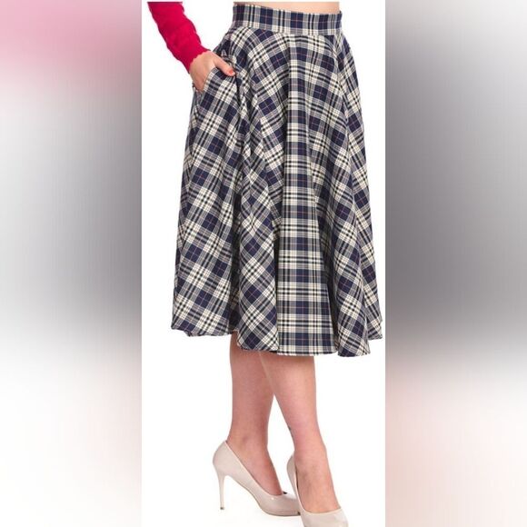 Banned Retro WINTER CHECK SWING SKIRT Size L in Black NWT and‎ in packaging - Picture 3 of 7